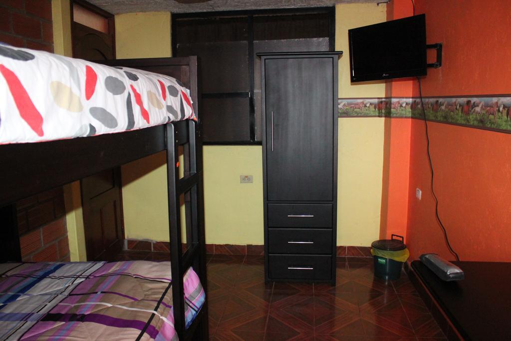 Hostel Sendero De Volcanes Latacunga Extérieur photo